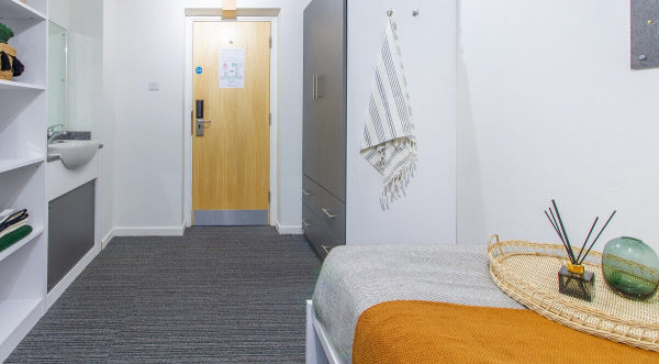 Benefits of living in a Exeter student community,Affordable student studio flats Exeter