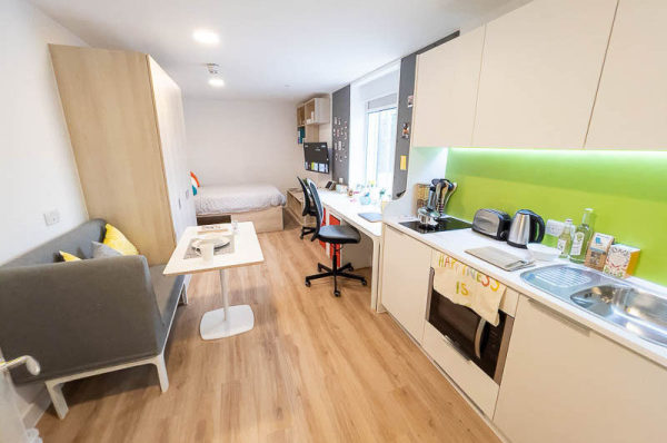 Pros and cons of Melborune student residence halls,Economical student apartments in Melborune