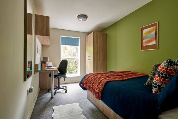 Brighton student accommodations with gyms or fitness centers,Semester-based student housing prices in Brighton