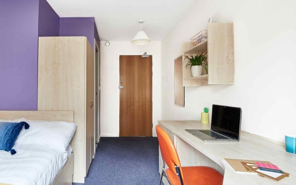 Oxford student accommodation cultural integration tips,Oxford student accommodations near public transport.