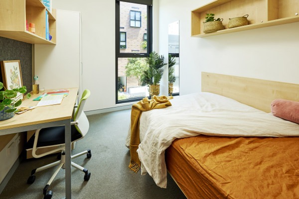 London student apartment deposit refund tips,London student accommodation special offers