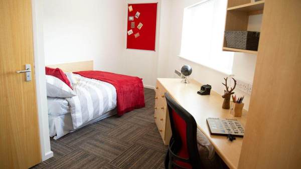 Finding roommates for Sunshine Coast student flats,Parking spaces in Sunshine Coast student apartments.