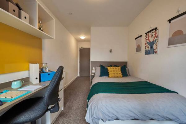 Renewing or ending a student housing lease in Newcastle,Newcastle student halls rent prices