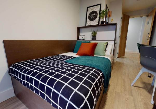 Safe areas in London for international students to live,Affordable student studio flats London