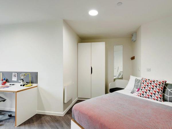 Canterbury student accommodation cultural integration tips,Low-cost student flats in Canterbury