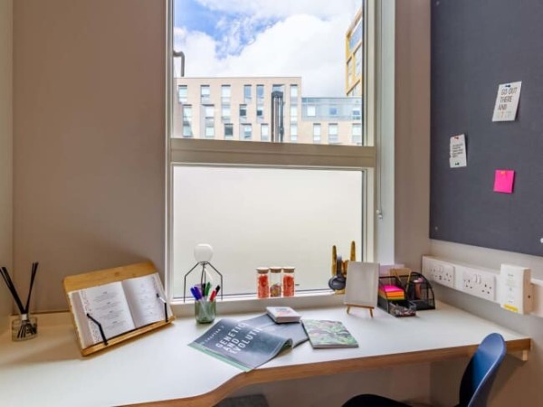 London student apartment deposit refund tips,Best deals for student accommodation in London