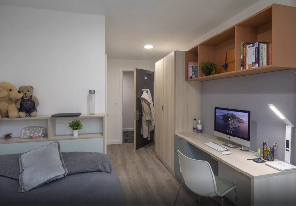 London student accommodations with gyms or fitness centers,Price comparison for student flats in London