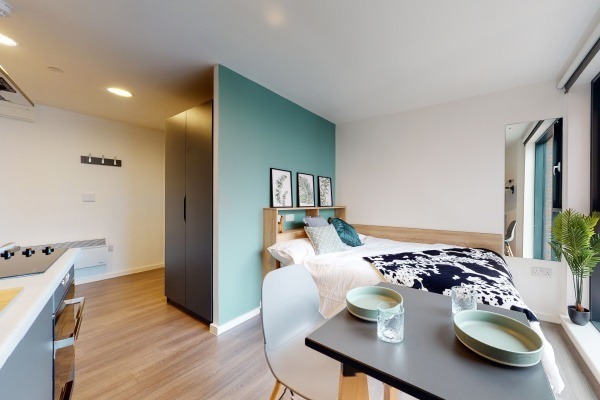 Benefits of living in a London student community,London student housing near campus prices