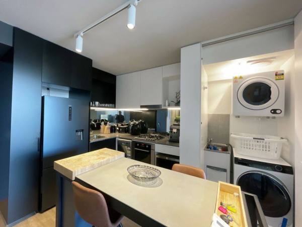 Things to check before signing a lease in Auckland,Best areas for cheap student living in Auckland