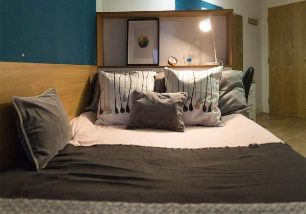 Pros and cons of Adelaide student residence halls,Student housing offers in Adelaide