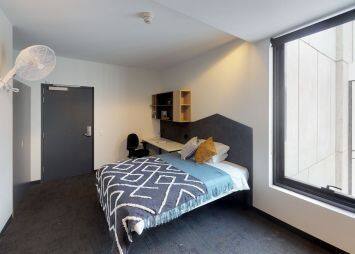 Shared student apartments in Stirling pros and cons,Stirling student flats with a balcony.