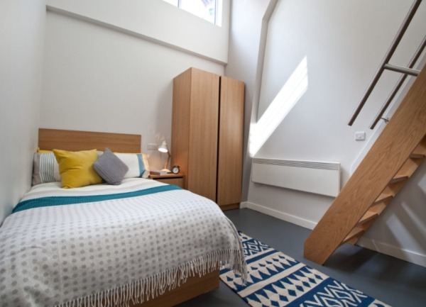 Liverpool student accommodation safety features,Safe neighborhoods in Liverpool for students.