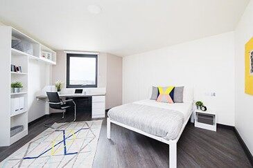 Finding roommates for Vancouver student flats,Best value student flats in Vancouver