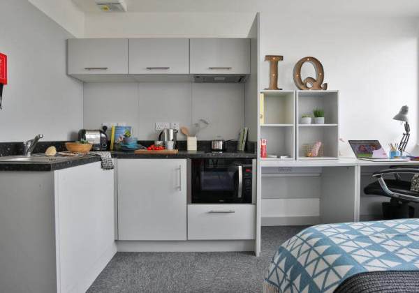 Belfast university campus vs off-campus housing,Best value student flats in Belfast