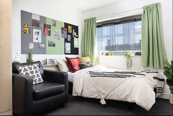 Nottingham student accommodation near top universities,Cost of student accommodation near Nottingham tube stations