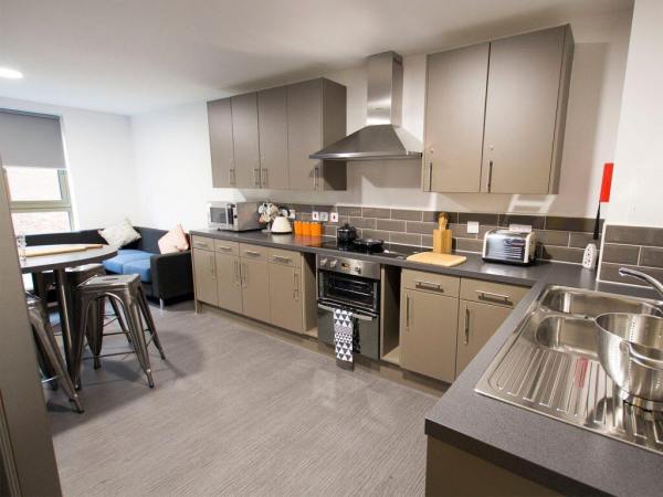 Student studio apartments in Leeds,Budget-friendly student hostels in Leeds