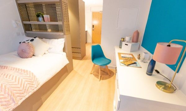 Benefits of living in Leicester student halls,Leicester student accommodation deposit amount