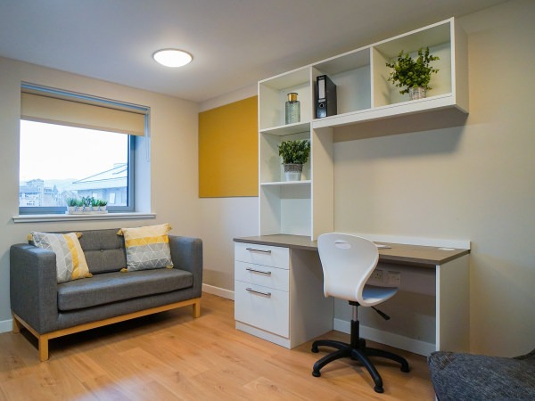 Shared student apartments in Portsmouth pros and cons,Best priced student housing in Portsmouth