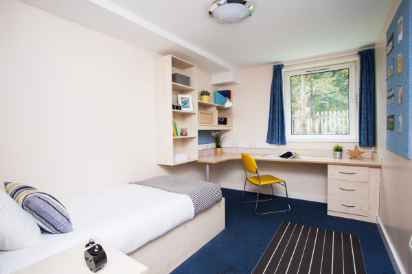 Shared student apartments in St Andrews pros and cons,Best areas for cheap student living in St Andrews