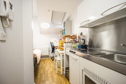 London student accommodation safety features,Cheap student en-suite rooms in London