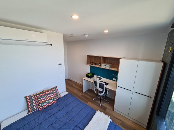 Pros and cons of NewYork student residence halls,Budget student apartments NewYork