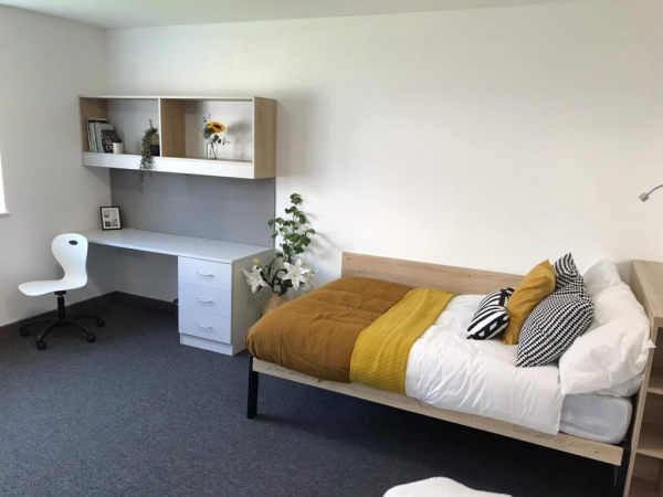 Pros and cons of Guildford student residence halls,Student accommodations with bill-inclusive prices Guildford