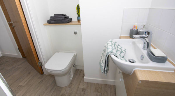 Things to check before signing a lease in Egham,Discounted student accommodation Egham