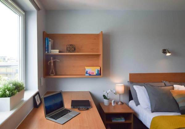 London university campus vs off-campus housing,How comfortable are the beds in London student apartments?