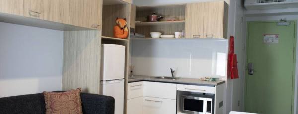 Checklist for moving into a London student apartment,Yearly student housing lease costs London