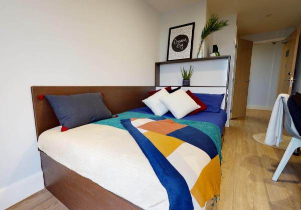 Vancouver student accommodation safety features,Cheap student en-suite rooms in Vancouver