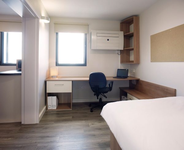 Benefits of living in a Essex student community,Shared student flat monthly costs Essex