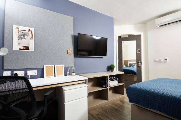 Benefits of living in Chester student halls,Chester international student housing prices