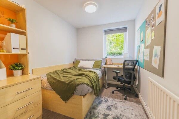 Advantages of en-suite rooms in Brighton student housing,Best value student flats in Brighton