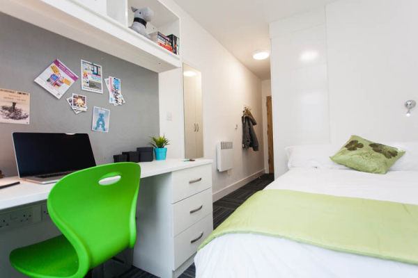 Durham university campus vs off-campus housing,Cheap student en-suite rooms in Durham