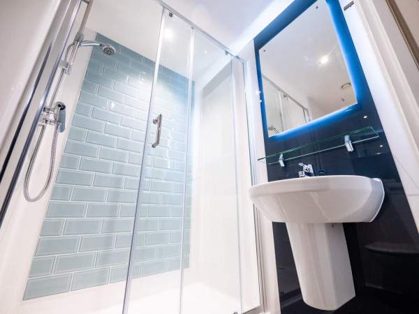 Advantages of en-suite rooms in Kingston upon Hull student housing,Student accommodations with bill-inclusive prices Kingston upon Hull