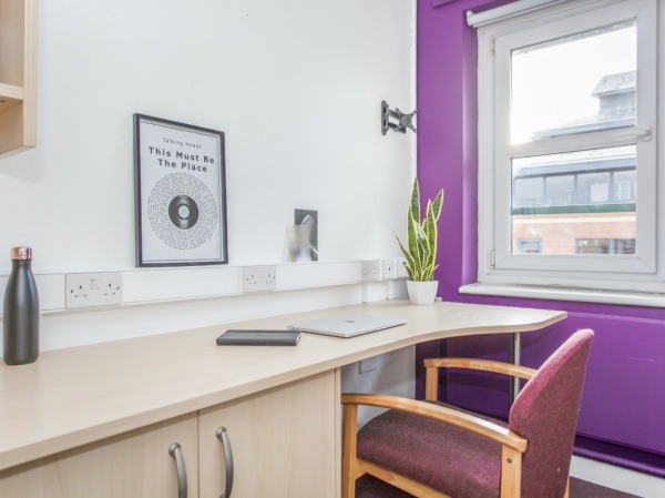 Finding roommates for London student flats,Best deals for student accommodation in London