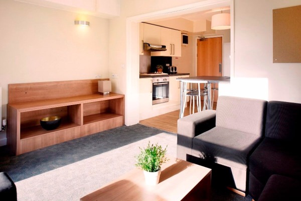 Things to check before signing a lease in Bristol,Best priced student housing in Bristol