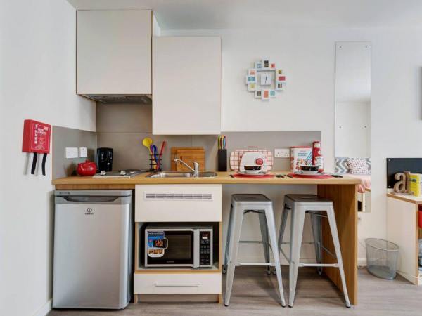 Finding roommates for Lismore student flats,Low-cost student flats in Lismore