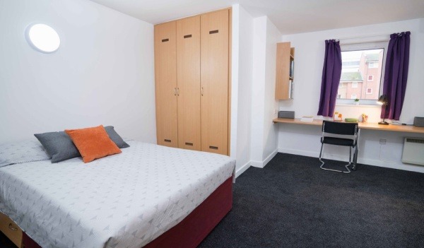 Benefits of living in a Winchester student community,Low-cost student flats in Winchester