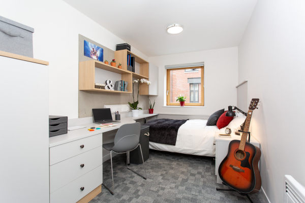 Things to check before signing a lease in Nottingham,Nottingham student accommodation within budget