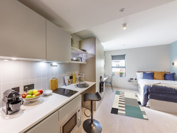 Benefits of living in a London student community,London student accommodation deposit amount