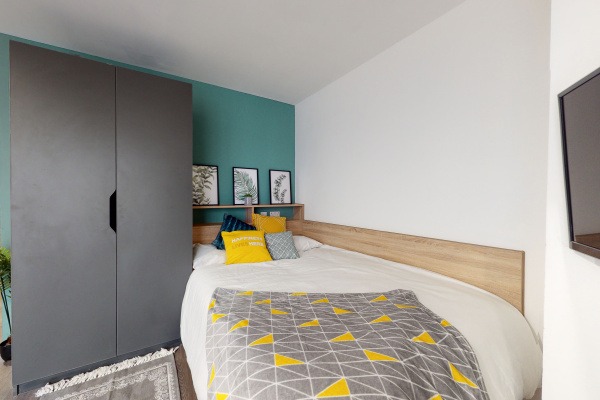 Best time of year to look for student housing in London,Best priced student housing in London