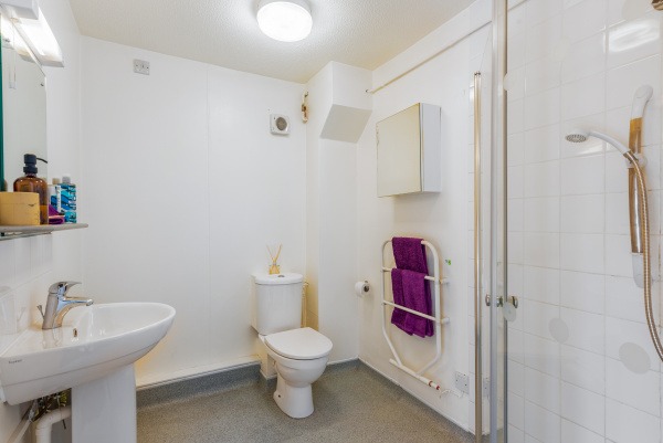 Benefits of living in Glasgow student halls,Glasgow student housing near campus prices