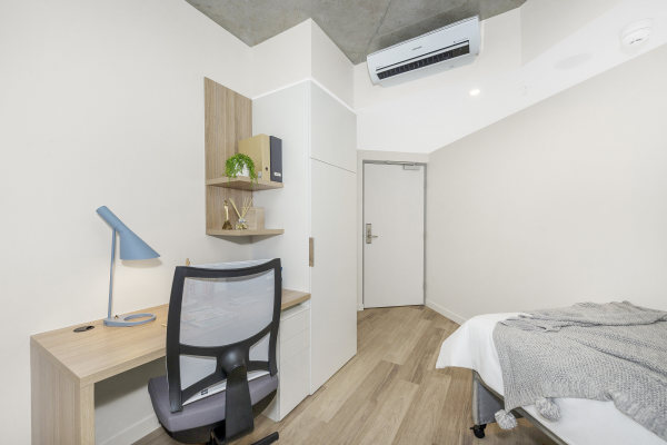 Finding roommates for Perth student flats,Perth student flats with a balcony.