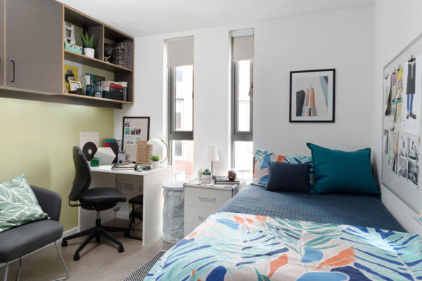 Renewing or ending a student housing lease in London,Budget student apartments London