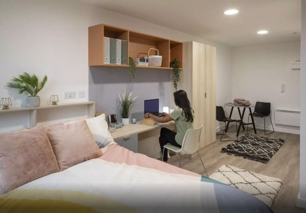 Furnished vs unfurnished student apartments in NewYork,NewYork student housing early bird discounts