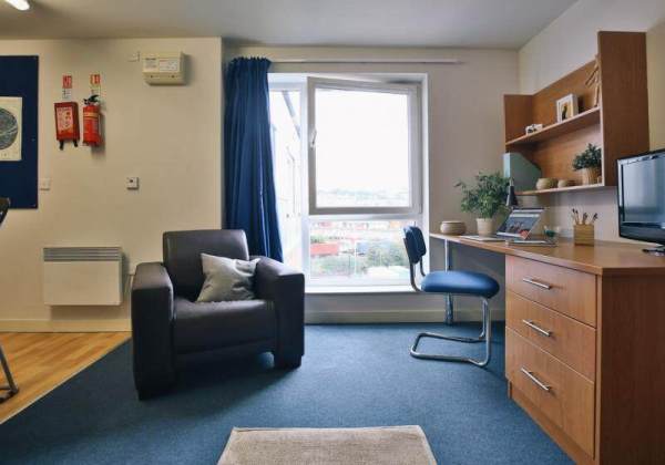 Short-term student rentals in London,Cost of student accommodation near London tube stations