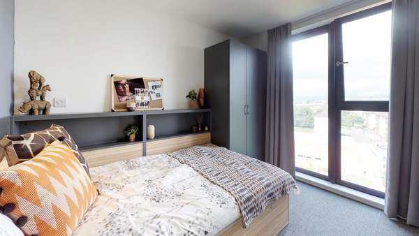 Advantages of en-suite rooms in Cambria student housing,Cambria city center student flat rents