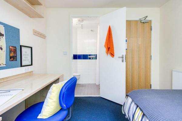 How to rent an apartment in Newcastle for students,Newcastle city center student flat rents