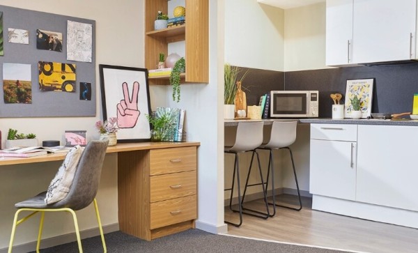 Benefits of living in Nottingham student halls,Nottingham student housing near campus prices